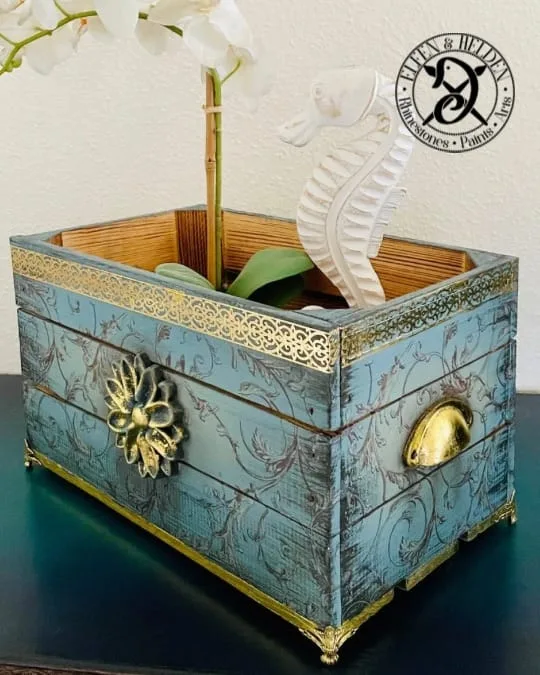 Holzkiste Elfen & Helden „ Baroque Swirls“ - handbemalt - Unikat