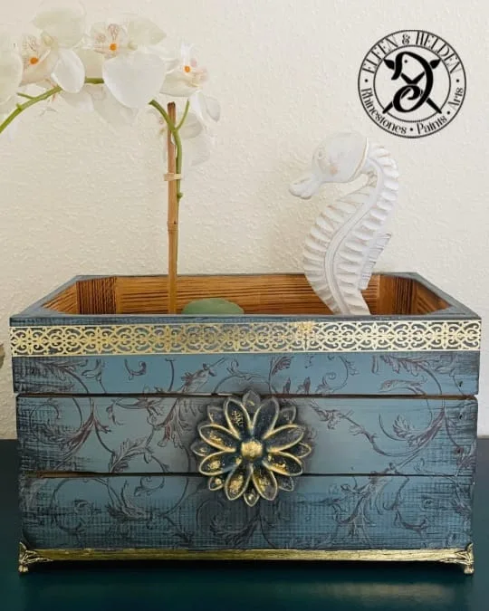 Holzkiste Elfen & Helden „ Baroque Swirls“ - handbemalt - Unikat – Bild 2