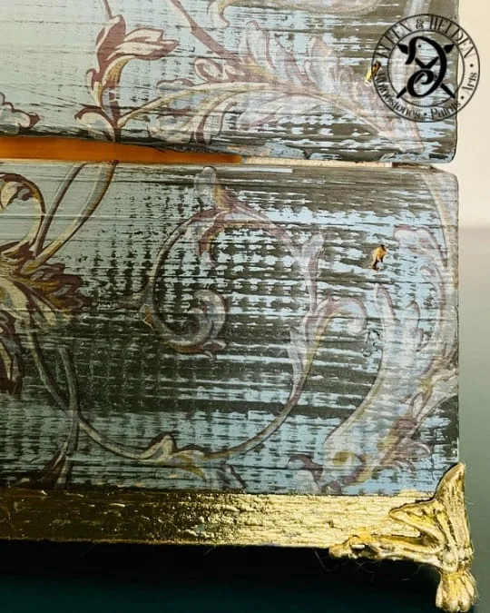 Holzkiste Elfen & Helden „ Baroque Swirls“ - handbemalt - Unikat – Bild 10