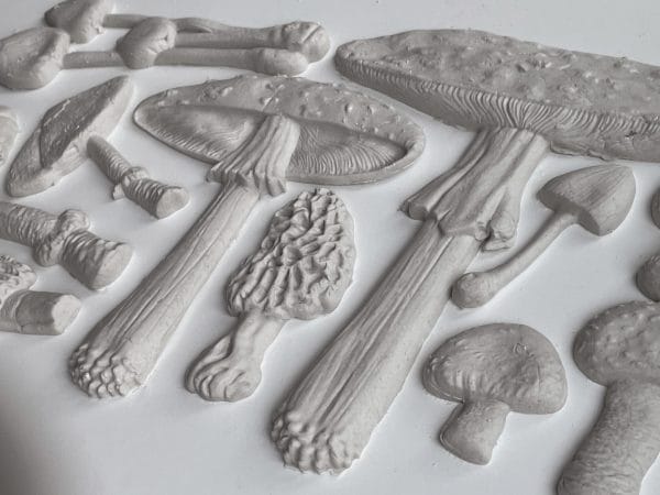 IOD Decor Mould Toadstool - Image 3