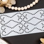 Belles and Whistles Schablone  Nailhead Trim 19,05cm x 38,1cm - nicht klebend - wiederverwendbar