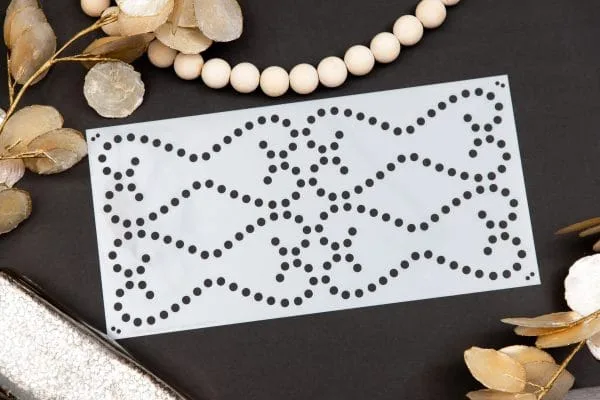 Belles and Whistles Schablone  Nailhead Trim 19,05cm x 38,1cm - nicht klebend - wiederverwendbar