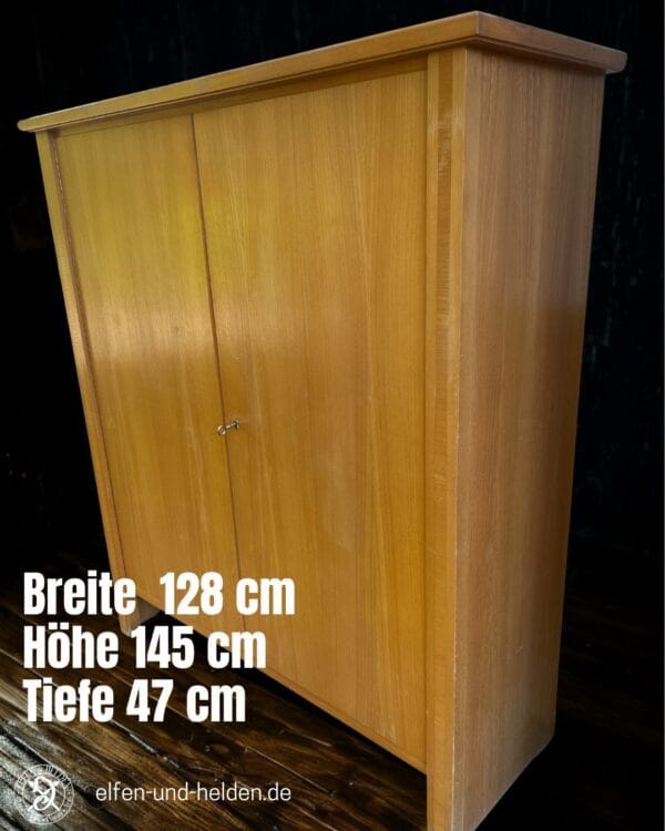 Vielseitiger Holzschrank – bereit für Dein Projekt oder zur hiesigen Aufarbeitung – Bild 2