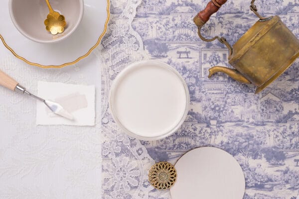 Dixie Belle Silk All In One Mineral Paint Chantilly